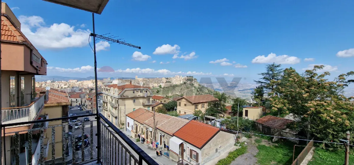 Appartamento in vendita a Enna, Zona Monte - foto 1