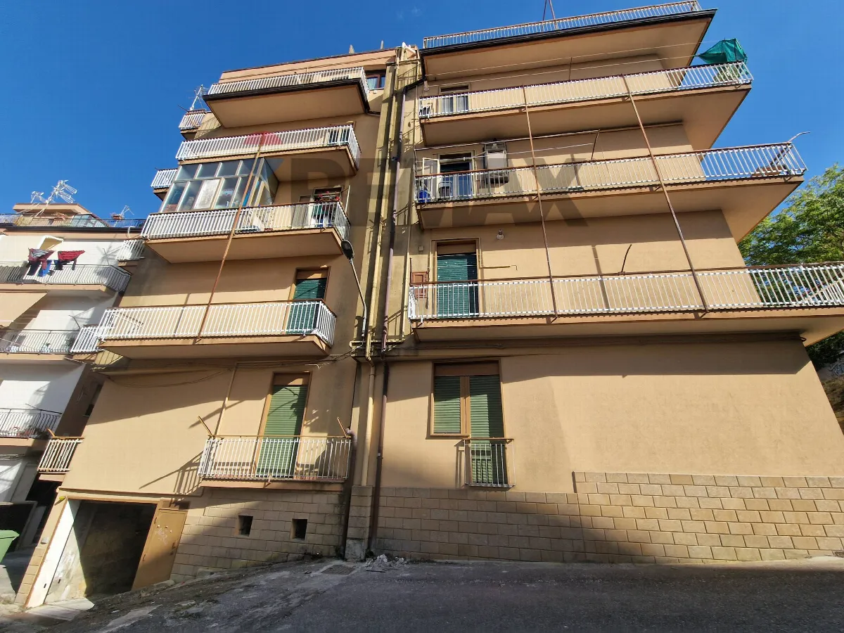 Appartamento in vendita a Enna, Zona Monte - foto 2