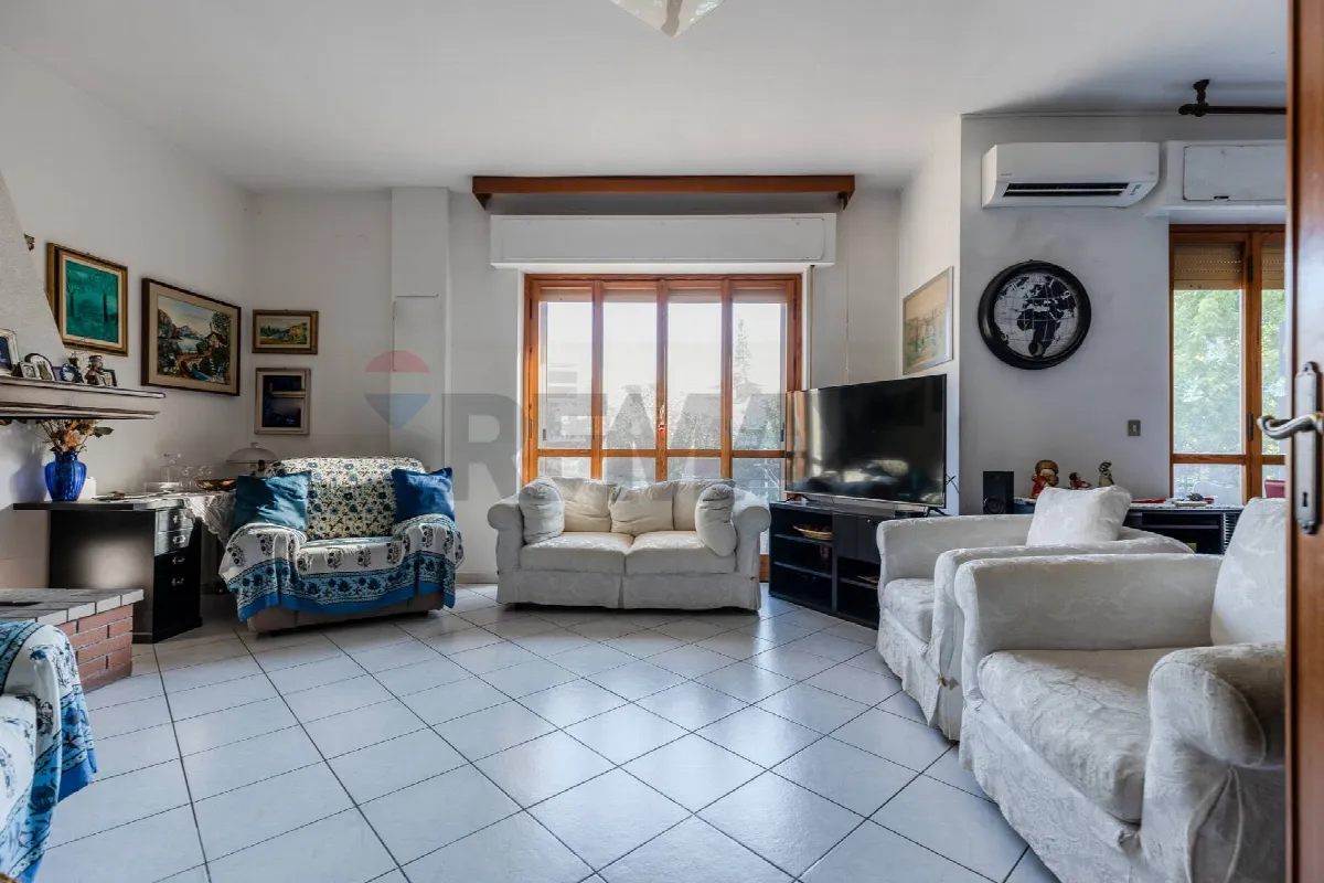 Appartamento in vendita a Cagliari, Quartiere del Sole - foto 3