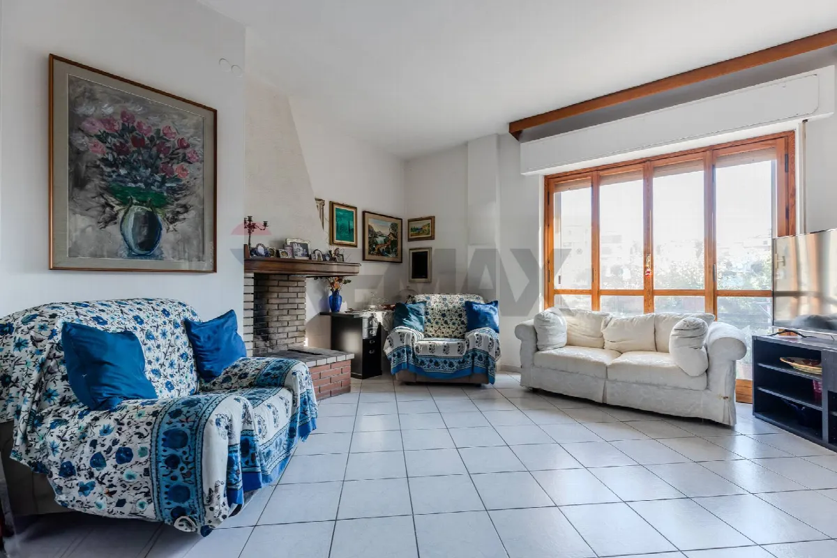 Appartamento in vendita a Cagliari, Quartiere del Sole - foto 4