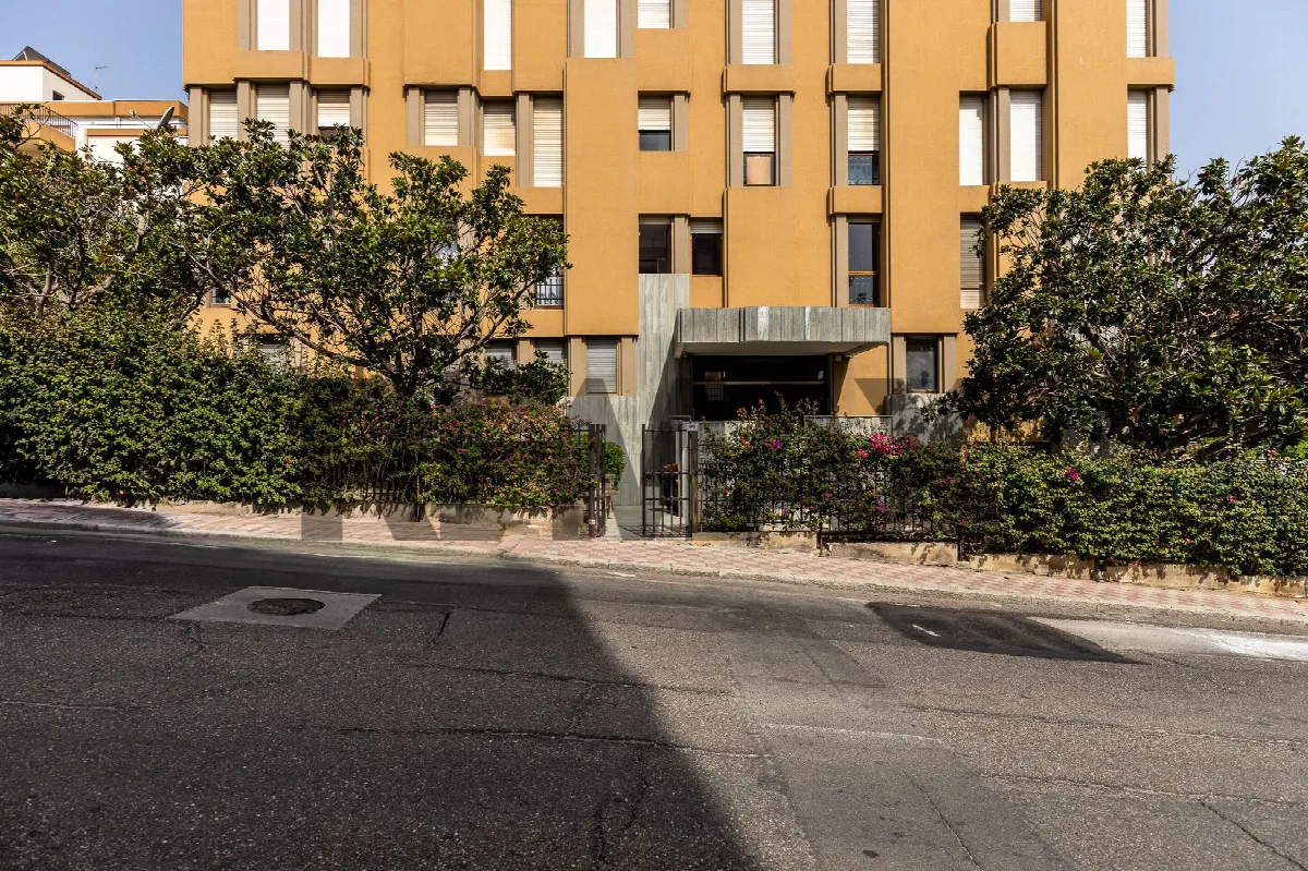 Appartamento in vendita a Cagliari, San Benedetto - foto 2