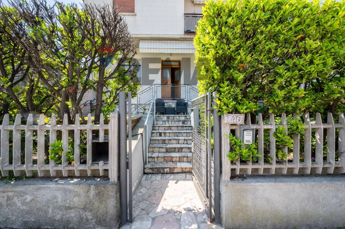 Appartamento in vendita a Desenzano del Garda, Rivoltella del Garda - foto 1