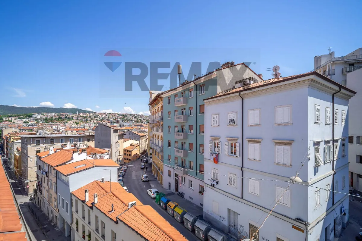 Appartamento in vendita a Trieste, Centro - foto 1