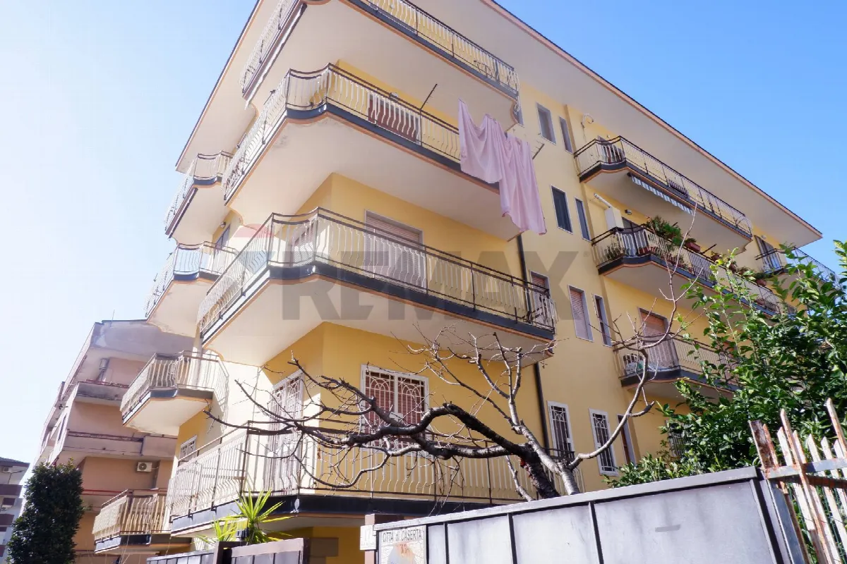Appartamento in vendita a Caserta, Caserta 2 (Centuriano) - foto 2