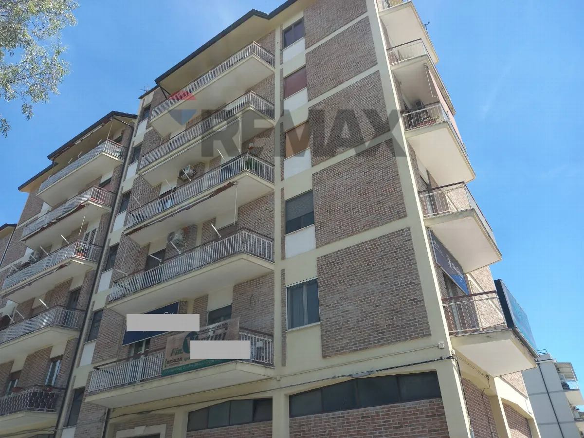 Appartamento in vendita a Caserta, Centro - foto 2
