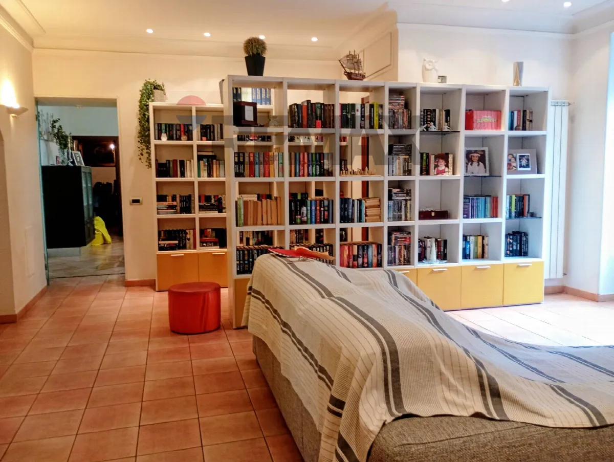 Appartamento in vendita a Napoli, Stella - foto 1