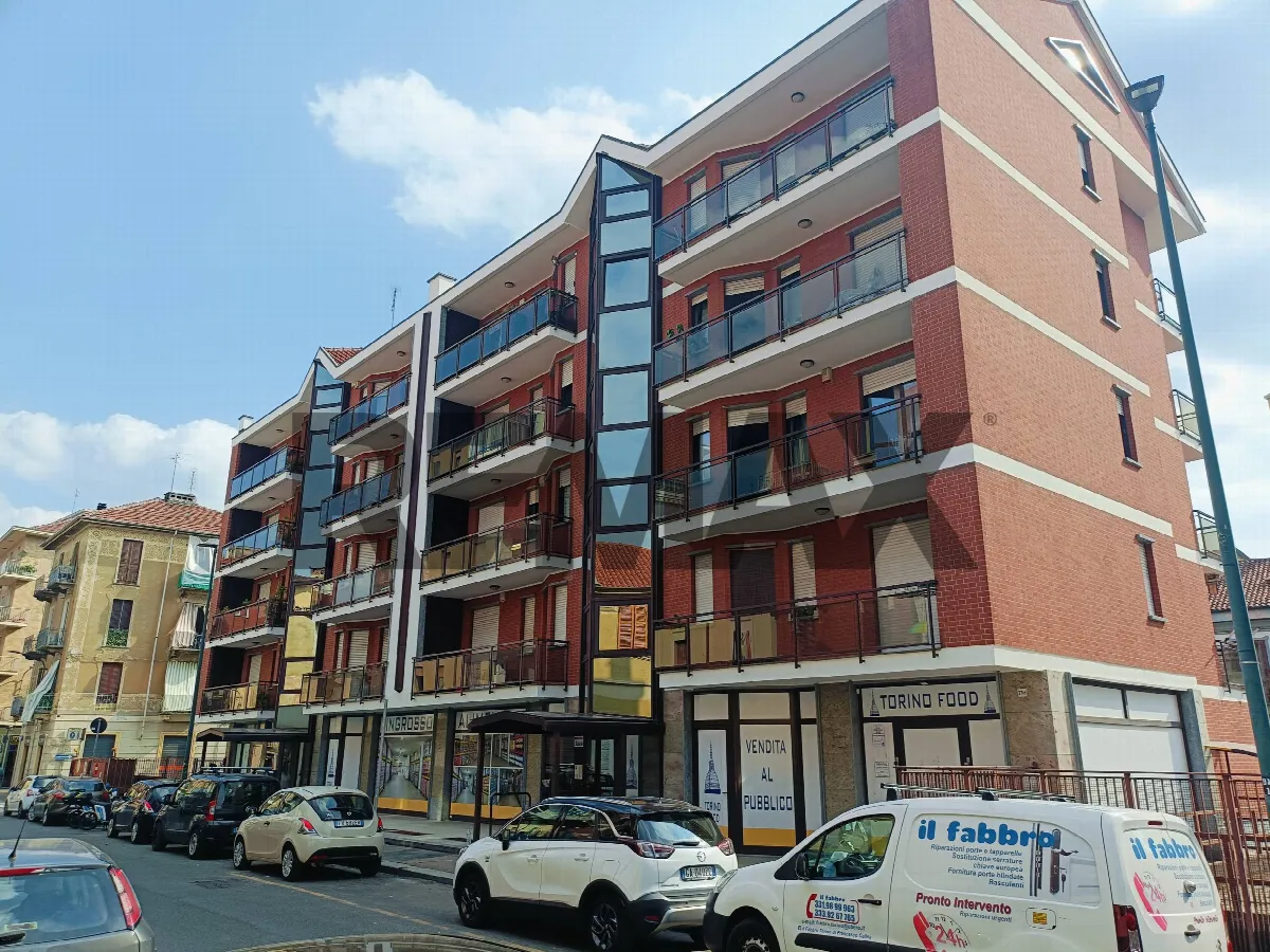Appartamento in vendita a Torino, Borgata Vittoria - foto 1