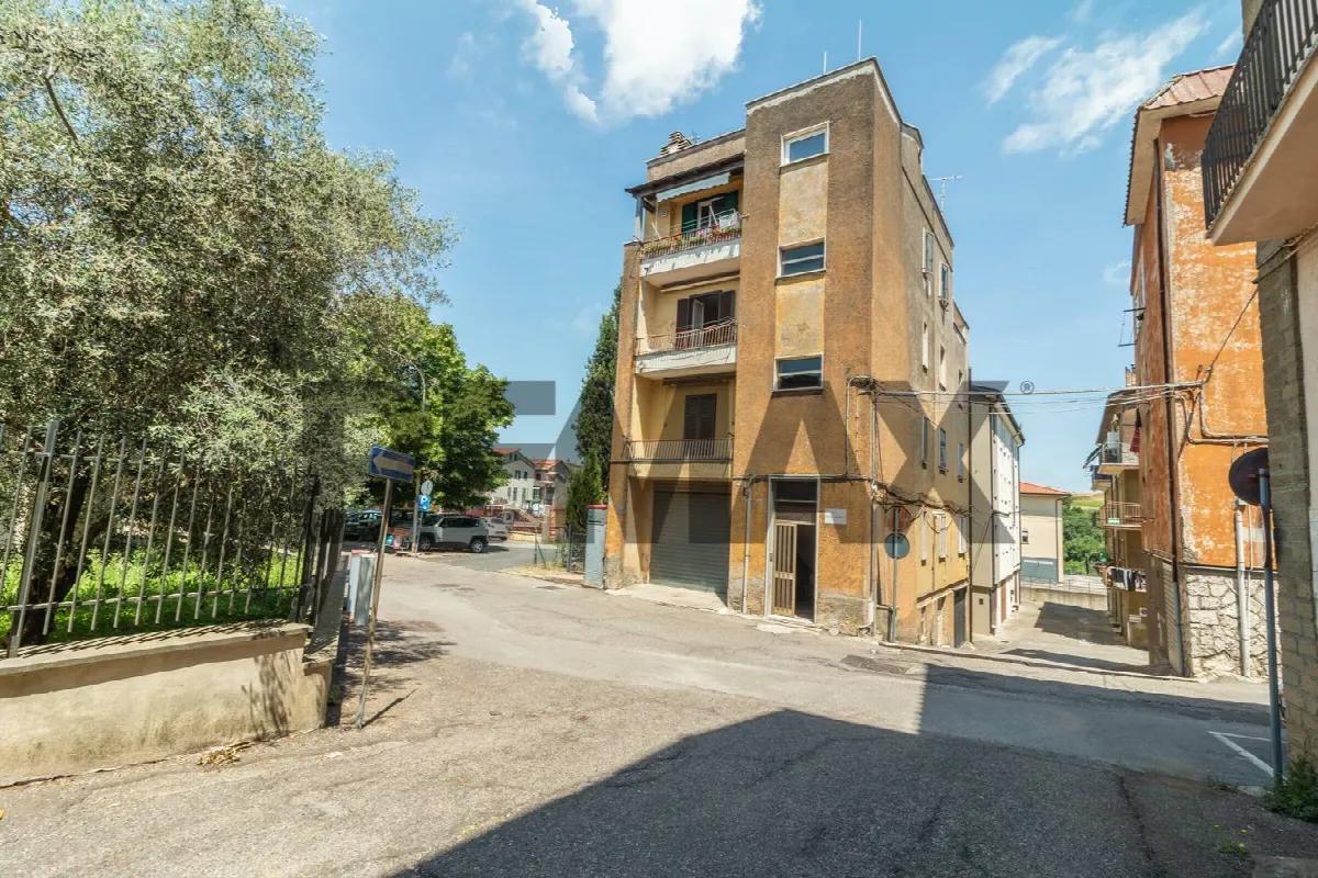 Appartamento in vendita a Ischia di Castro - foto 2