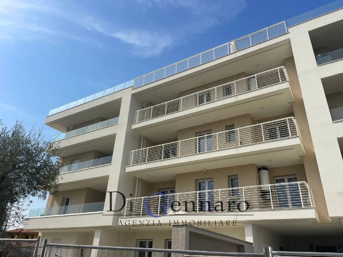 Appartamento Trilocale in vendita a Martinsicuro, Villa Rosa - foto 1