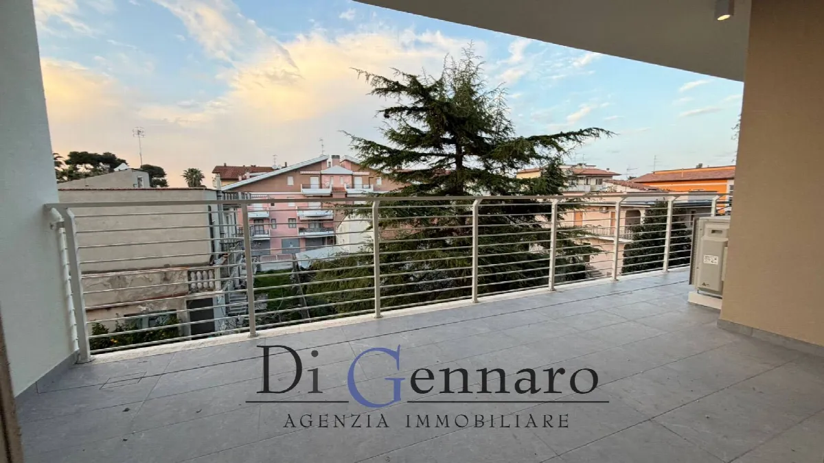 Appartamento Trilocale in vendita a Martinsicuro, Villa Rosa - foto 2