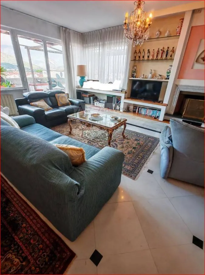 appartamento in vendita a Carrara, Marina di Carrara - foto 2