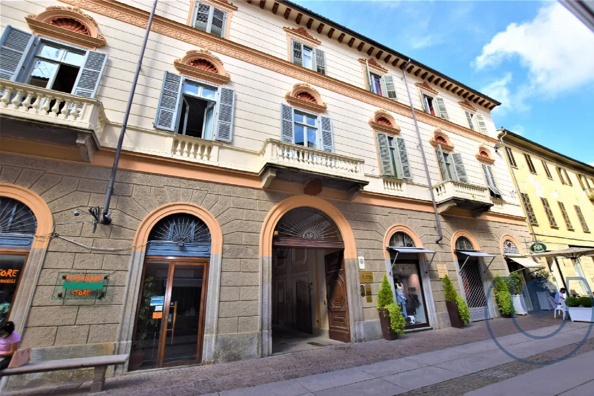 Appartamento in vendita a Chieri, Centro - foto 1