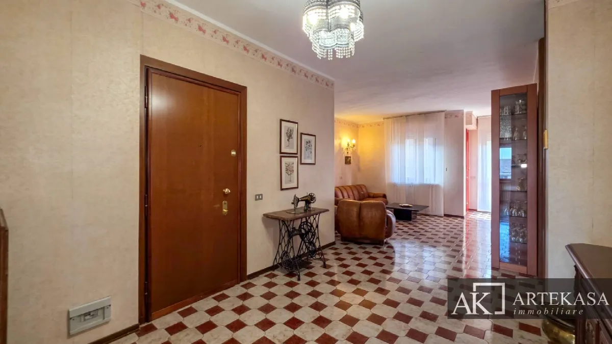 4 LOCALI in vendita a Novara, 1 - Centro - foto 5