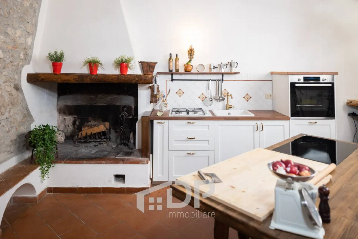 Appartamento in vendita a Palombara Sabina, Centro Storico - foto 5