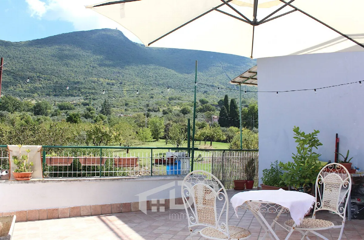 Appartamento in vendita a Palombara Sabina, Semicentrale - foto 1