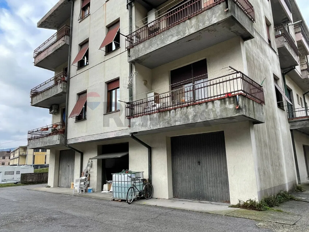Appartamento in vendita a Borgo a Mozzano, Centro - foto 2
