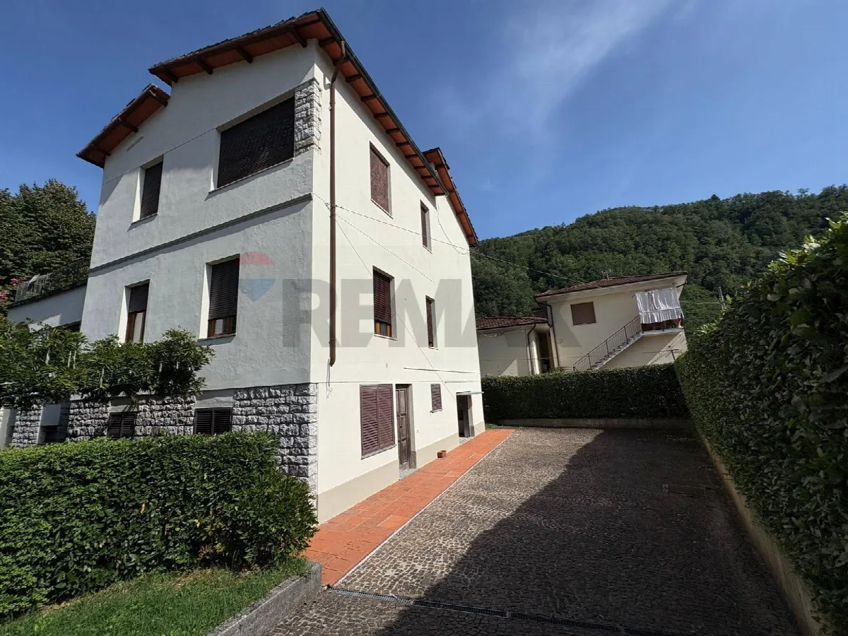 Appartamento in vendita a Borgo a Mozzano, Centro - foto 2