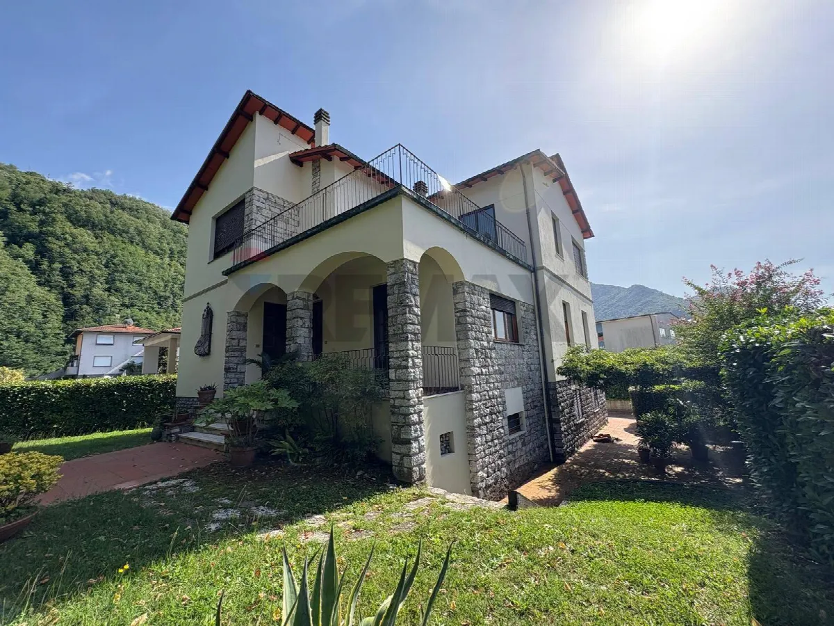 Appartamento in vendita a Borgo a Mozzano, Centro - foto 5