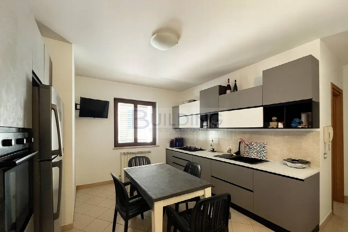 Appartamento con accesso indipendente in vendita a Castelvetrano, Centro Storico - foto 2