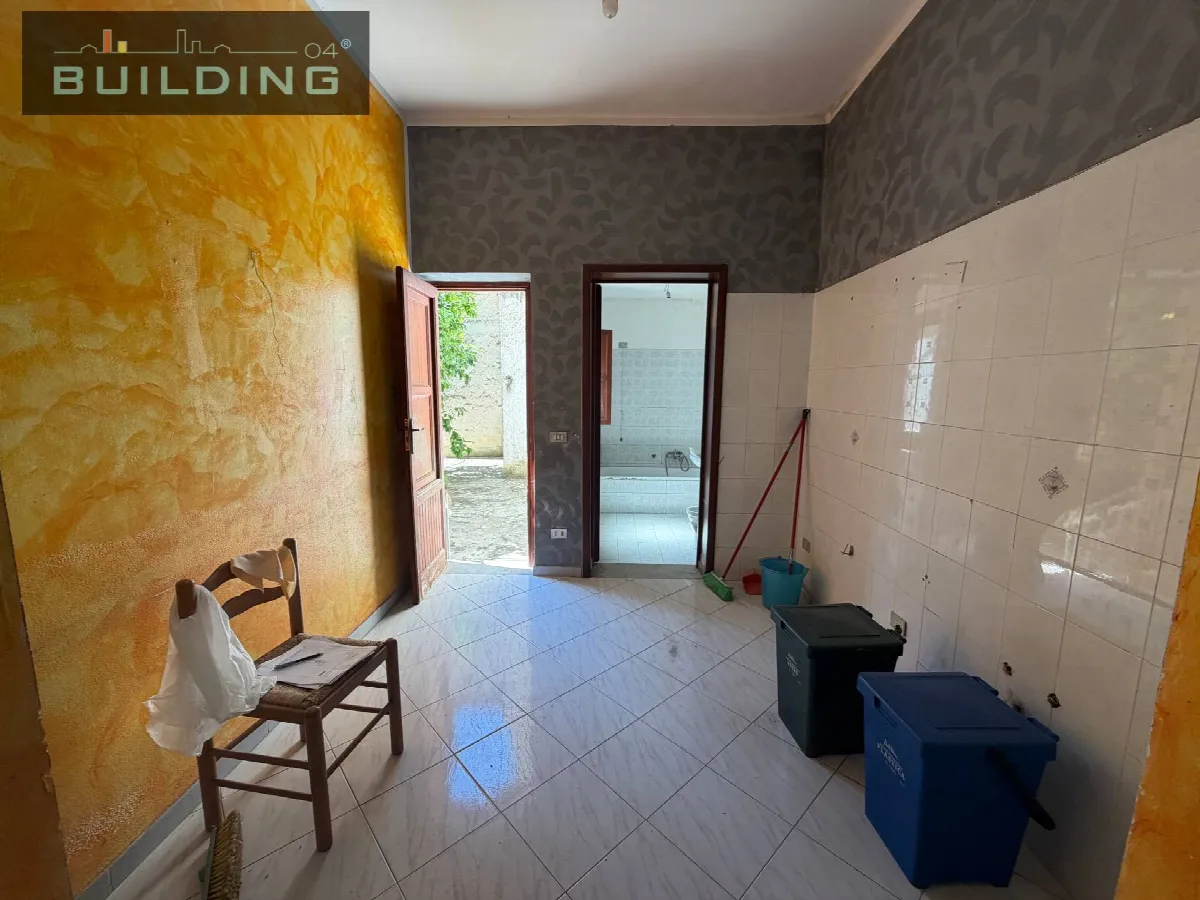 Appartamento con accesso indipendente in vendita a Castelvetrano, Castelvetrano Città - foto 5