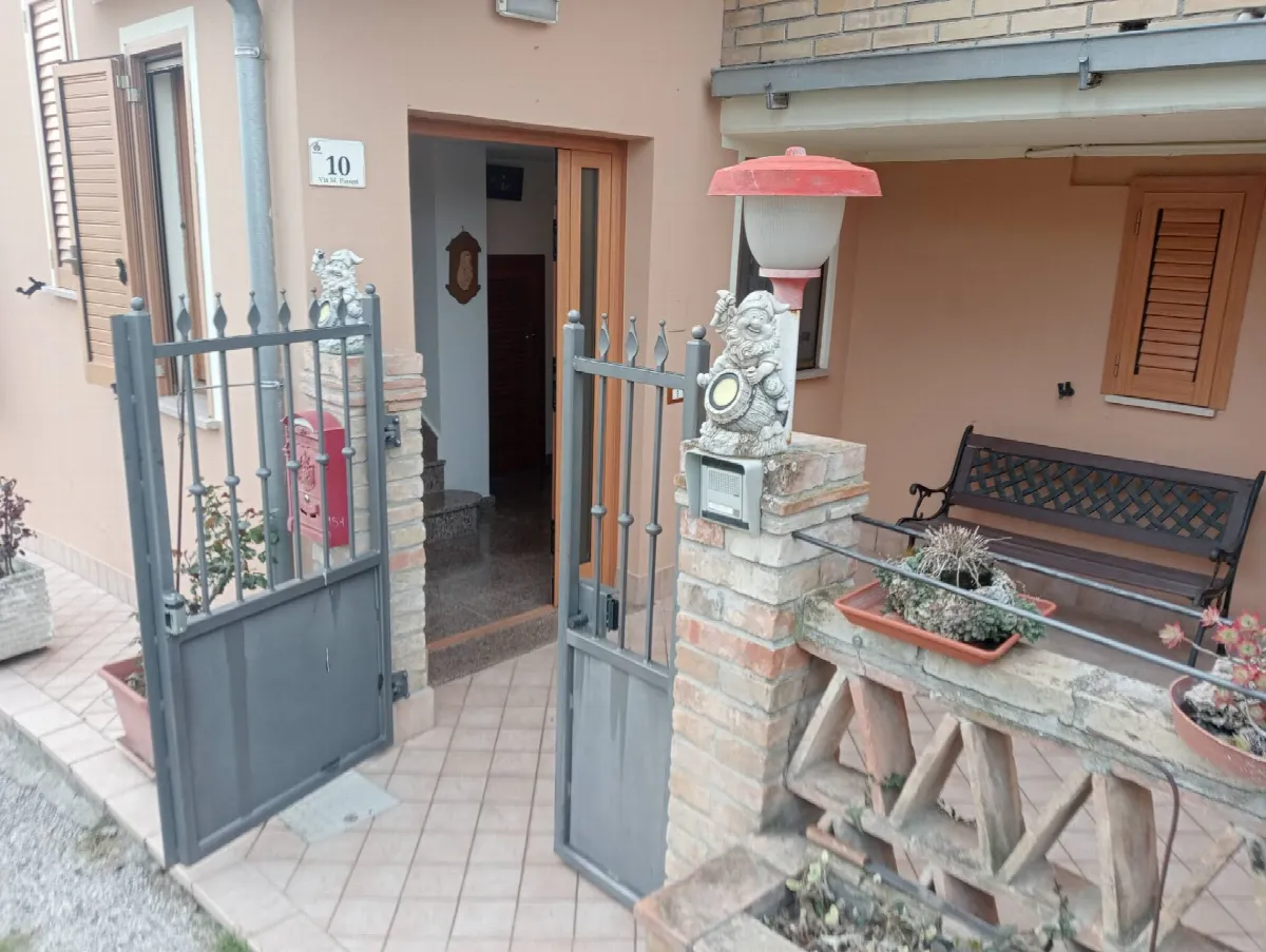 Appartamento con ingresso indipendente in vendita a Teramo, Magnanella - foto 1