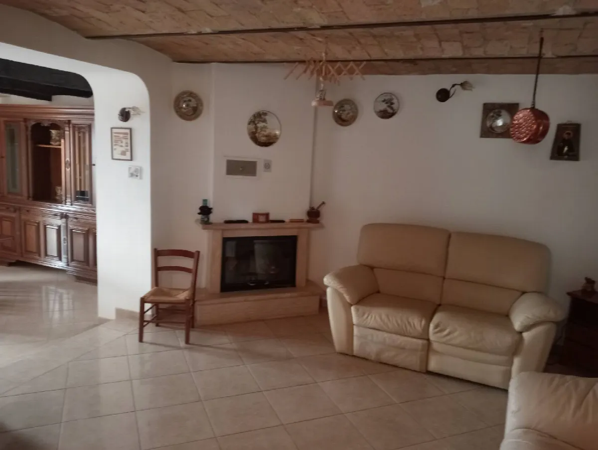 Appartamento con ingresso indipendente in vendita a Teramo, Magnanella - foto 2