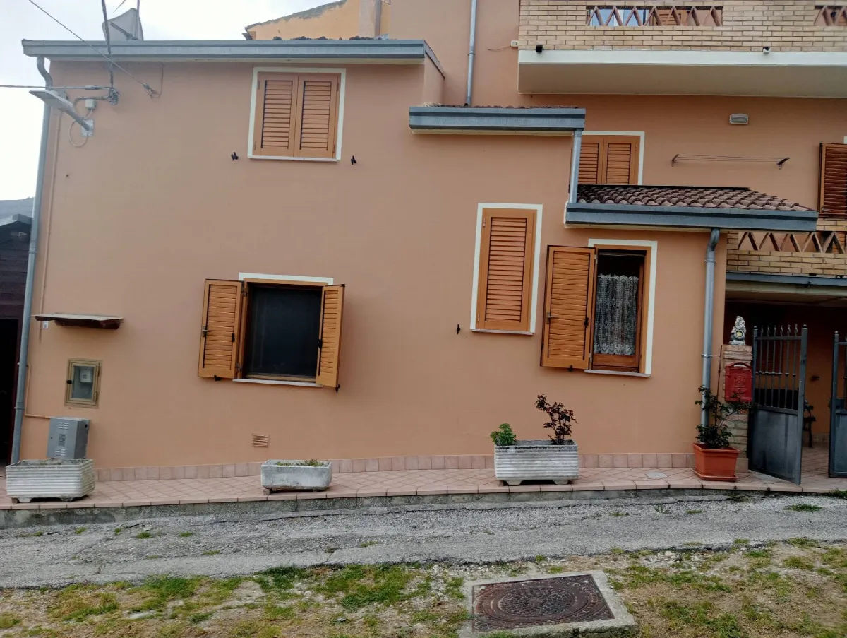 Appartamento con ingresso indipendente in vendita a Teramo, Magnanella - foto 4