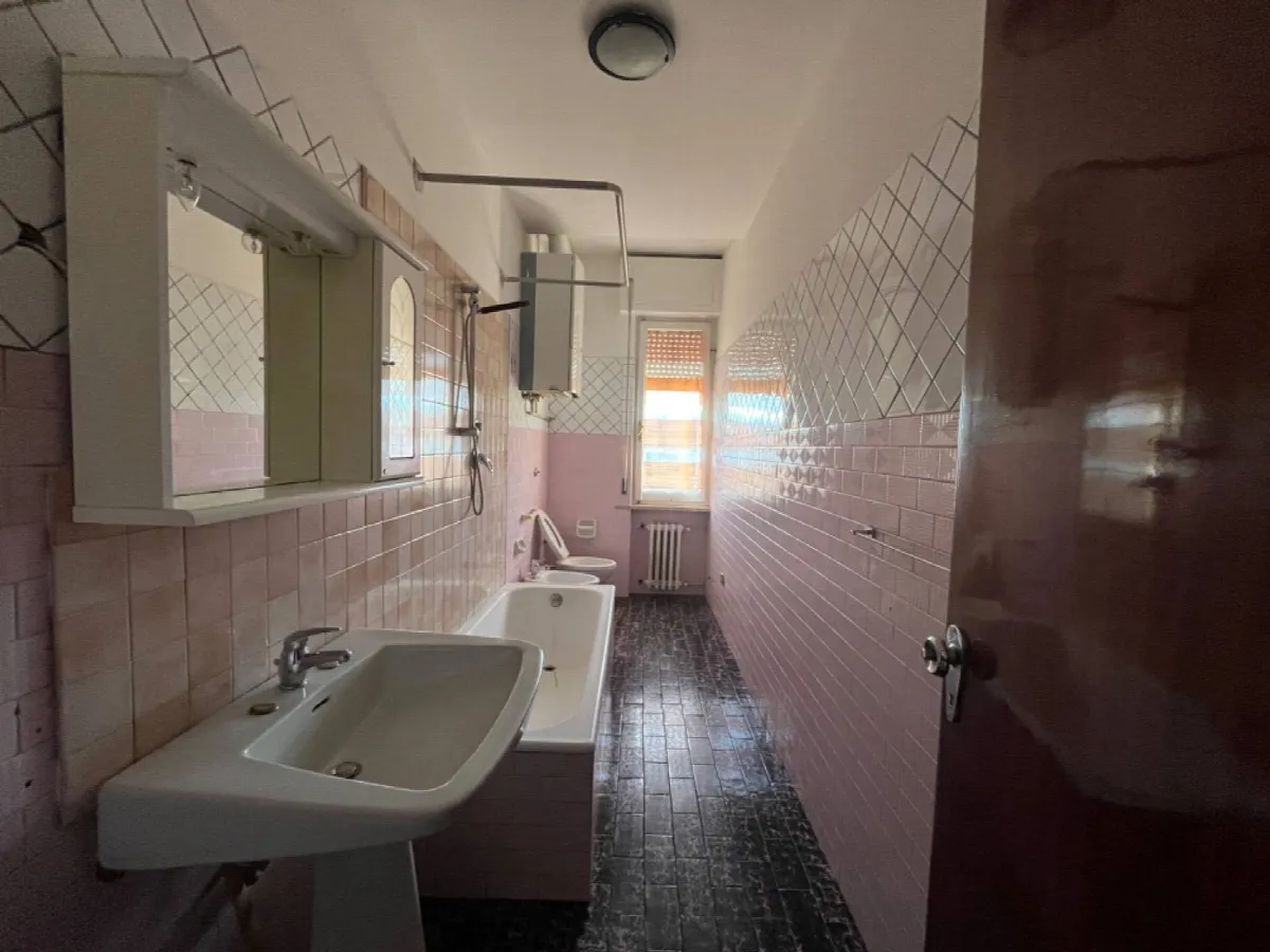 Appartamento con ingresso indipendente in vendita a Teramo, Rocciano - foto 8