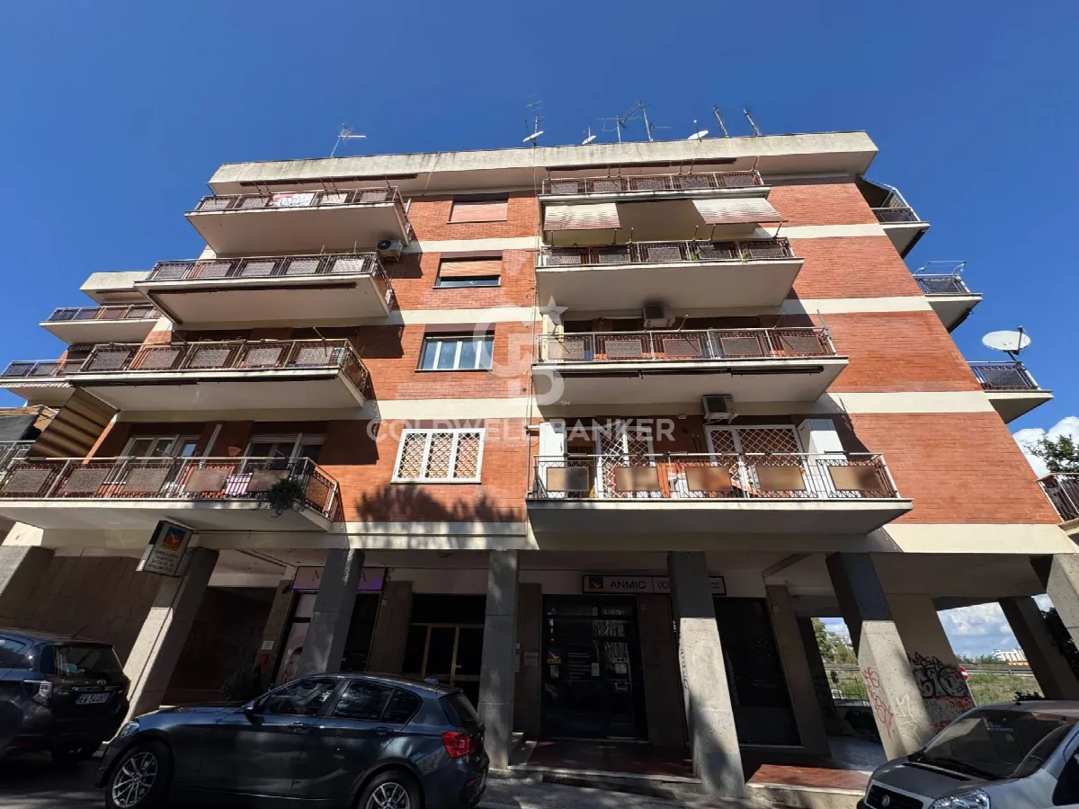3 locali in vendita a Pomezia, Centro - foto 1