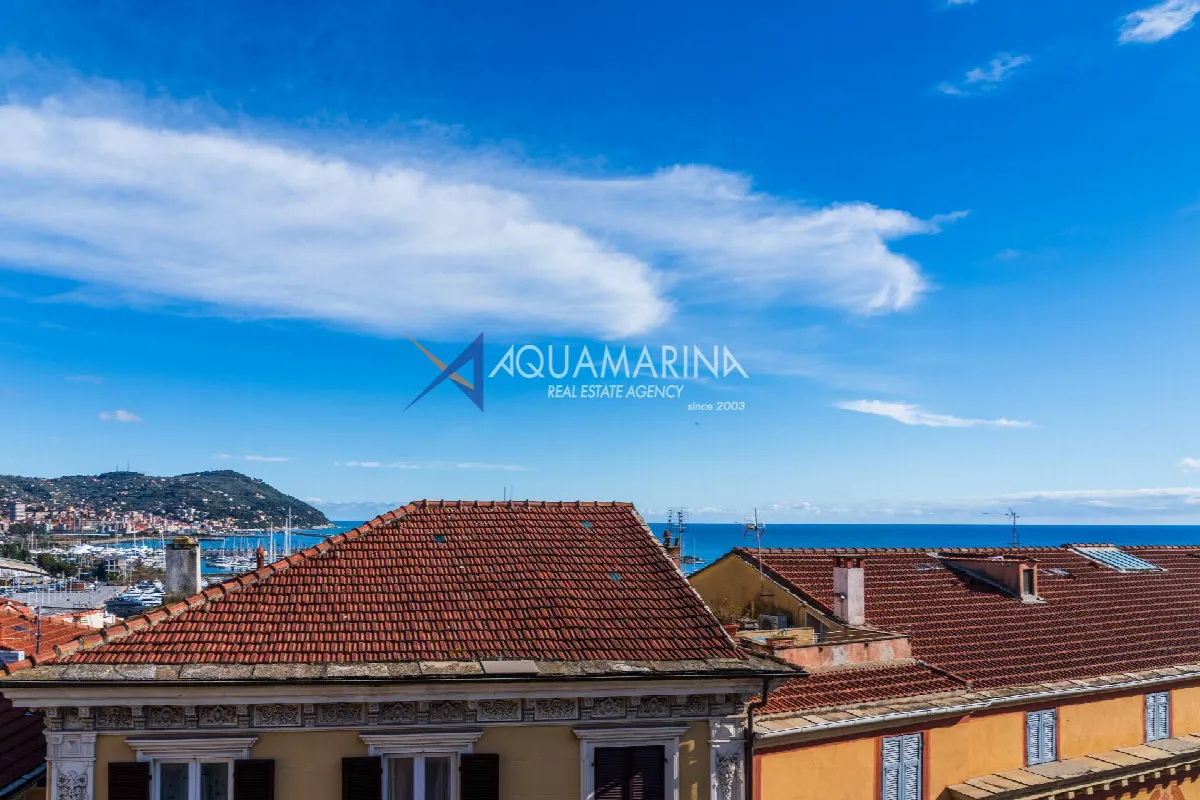 Appartamento in vendita a Imperia, Porto Maurizio centro - foto 1