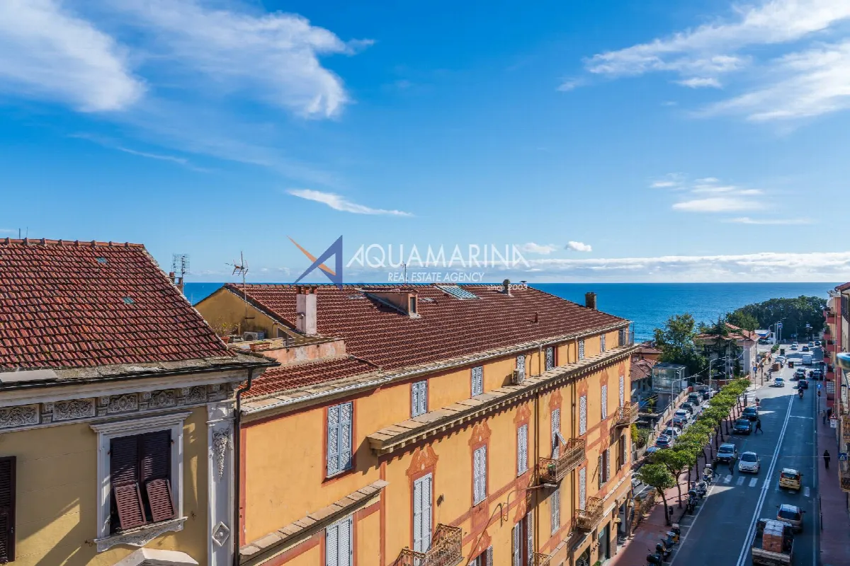 Appartamento in vendita a Imperia, Porto Maurizio centro - foto 2
