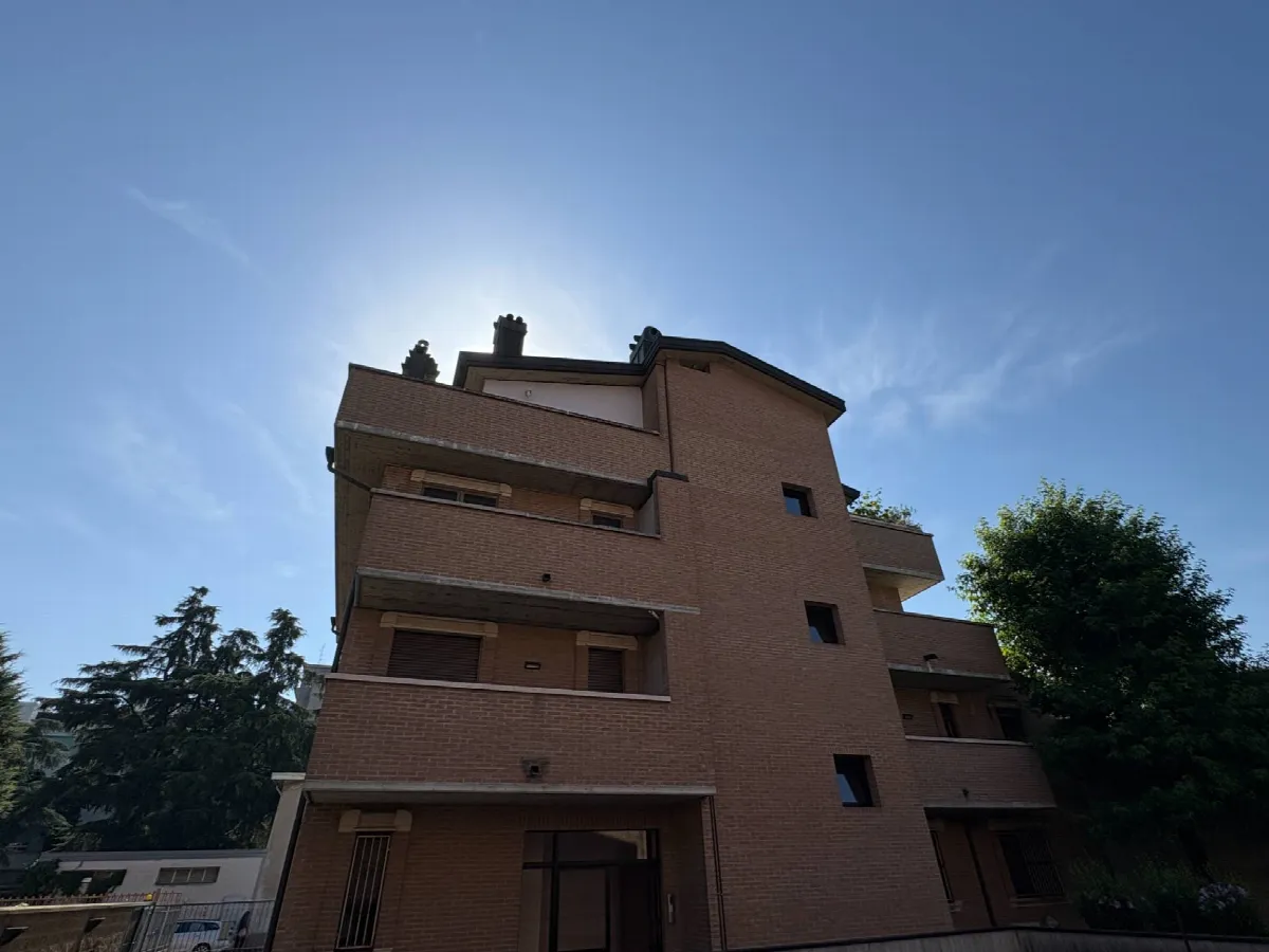 QUADRILOCALE in vendita a Rho - foto 4
