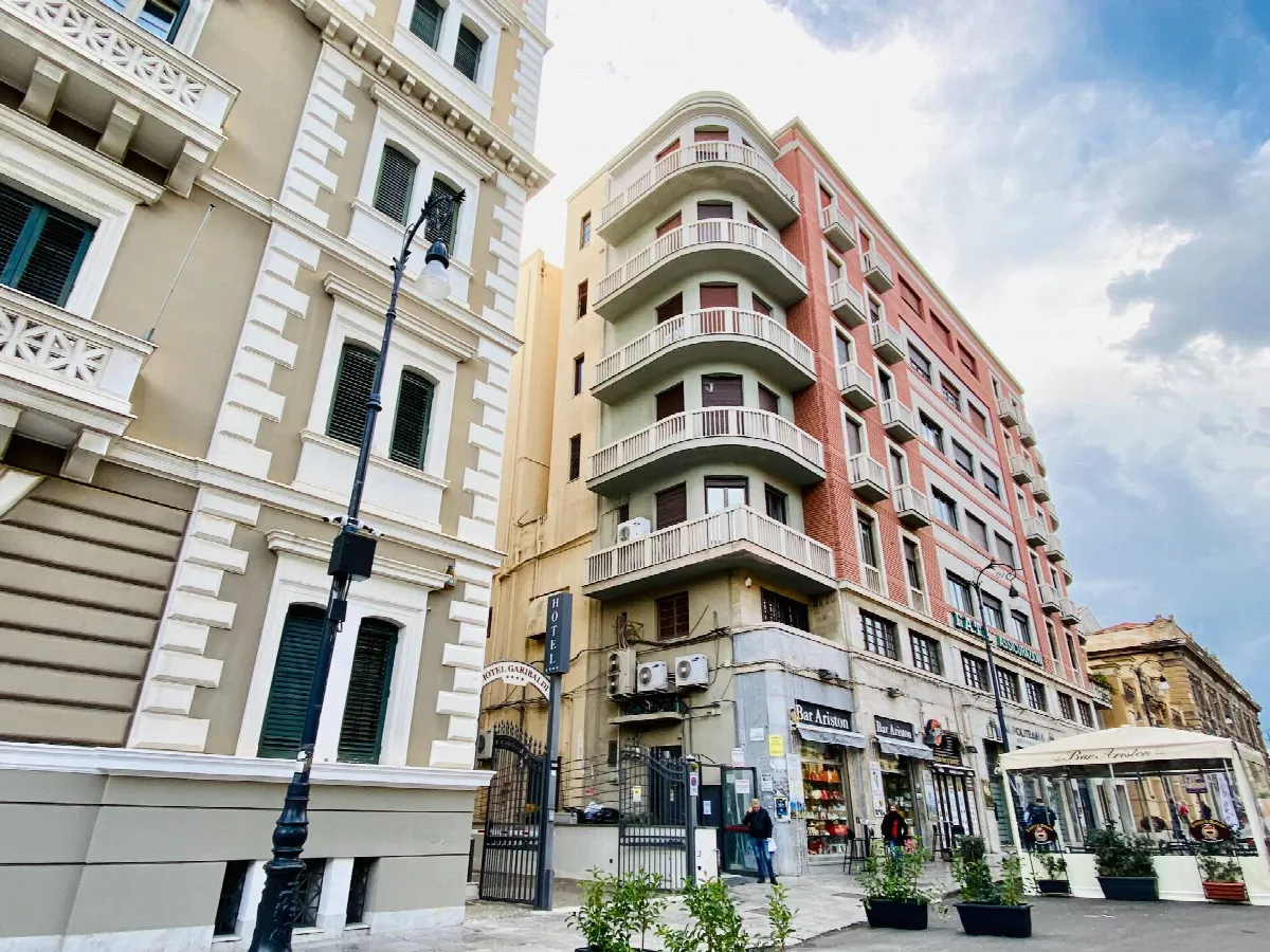 Residenziale a Reddito in vendita a Palermo, Politeama - Ruggero Settimo - foto 2