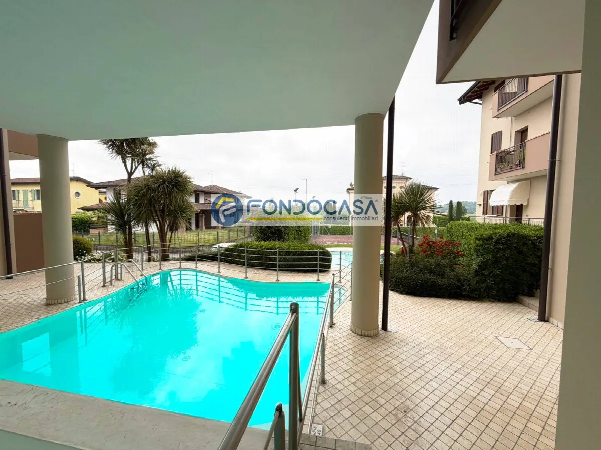 Appartamento in vendita a Desenzano del Garda, Vaccarolo - foto 1