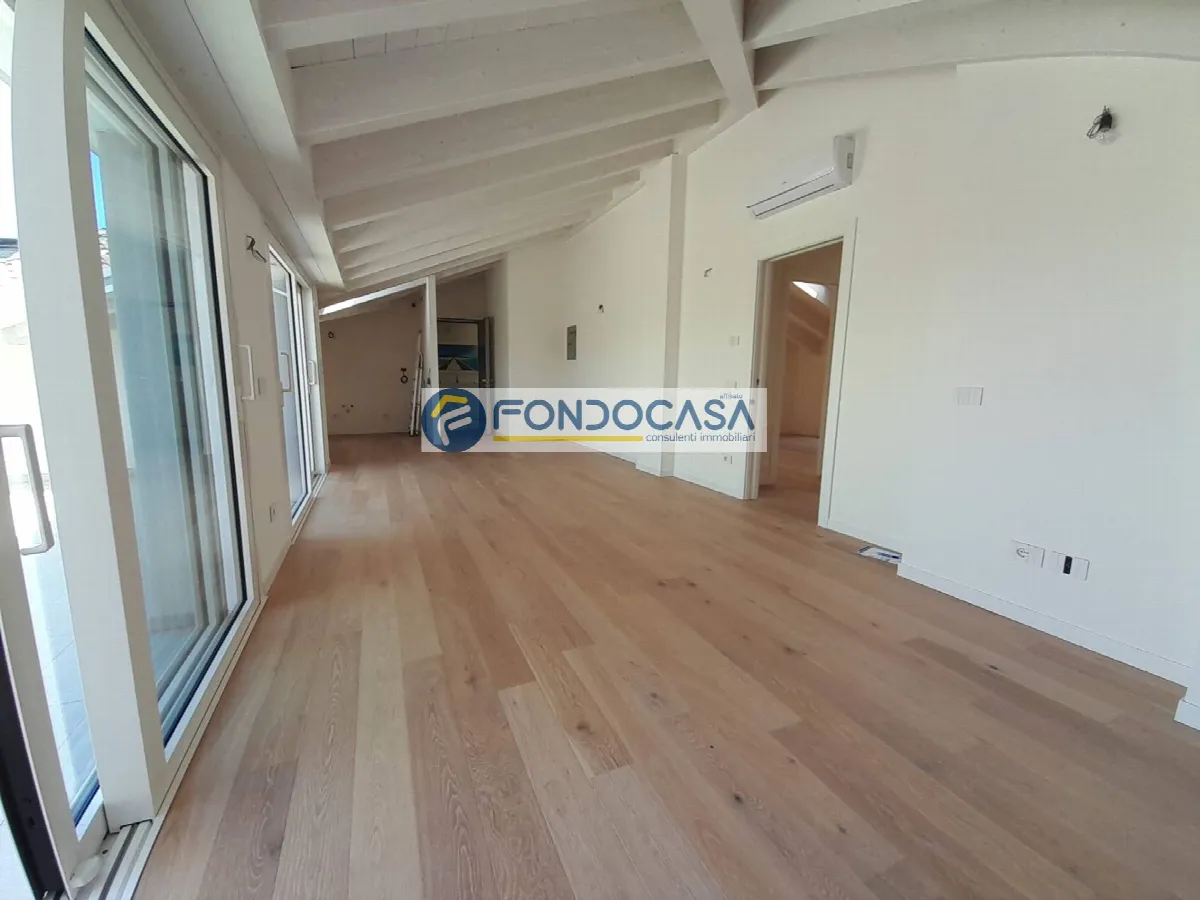 Attico in vendita a Desenzano del Garda, Rivoltella del Garda - foto 10