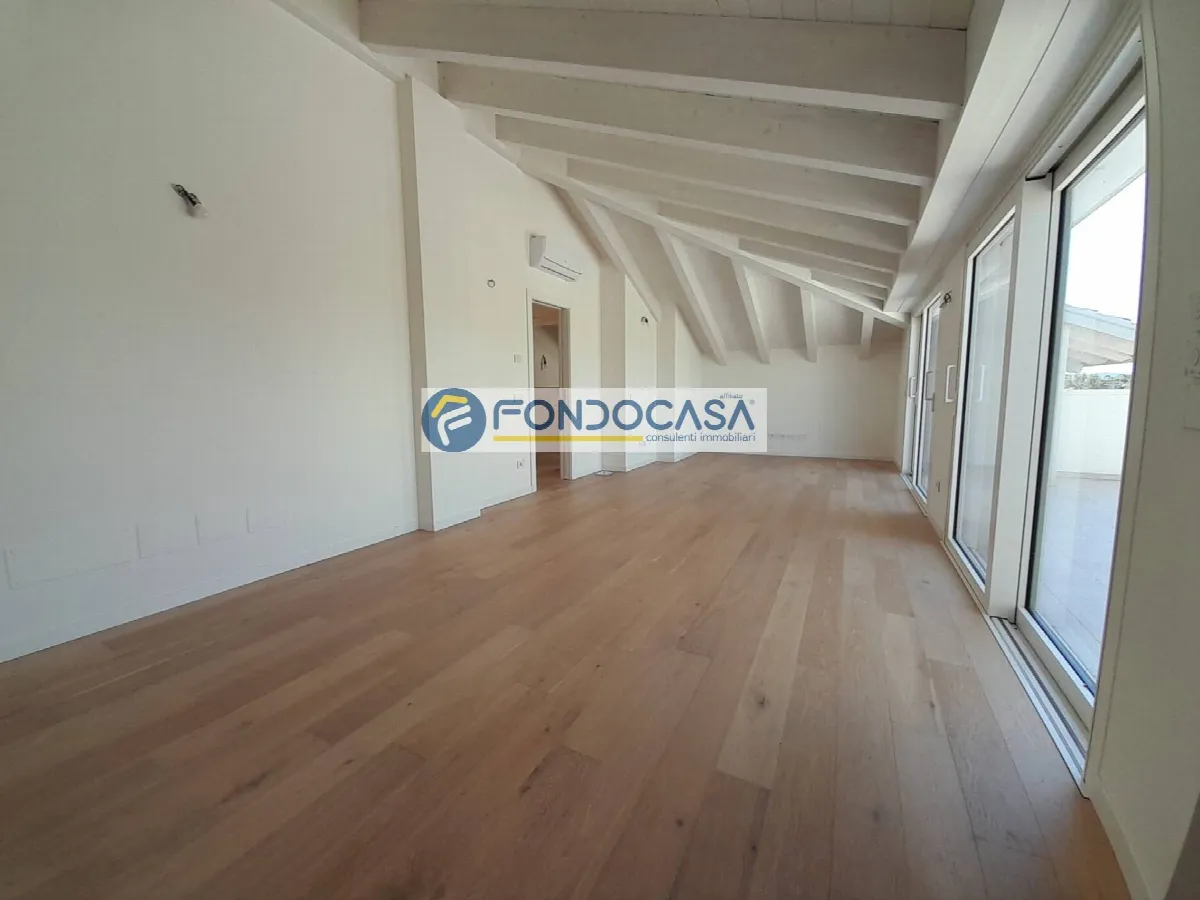 Attico in vendita a Desenzano del Garda, Rivoltella del Garda - foto 7