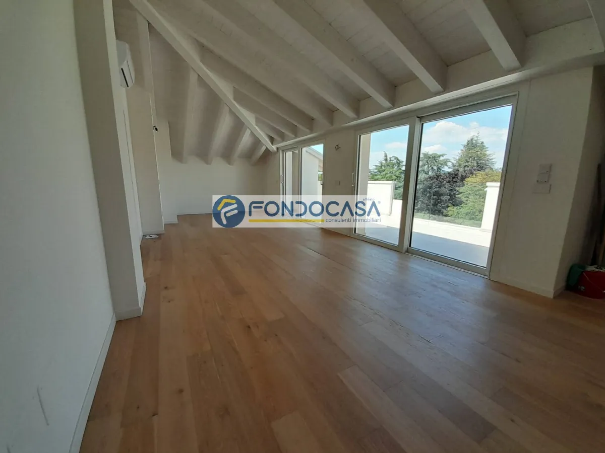 Attico in vendita a Desenzano del Garda, Rivoltella del Garda - foto 8