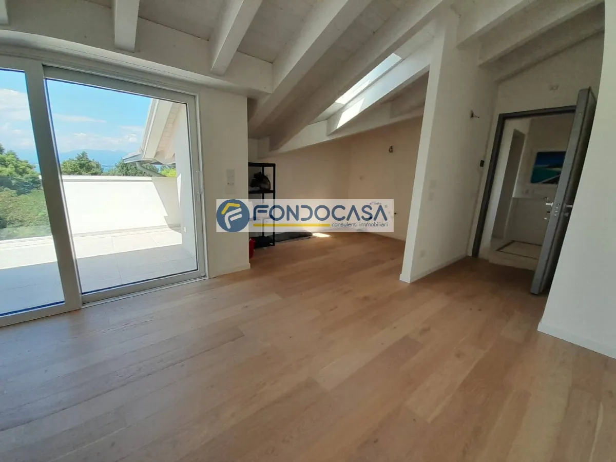 Attico in vendita a Desenzano del Garda, Rivoltella del Garda - foto 9