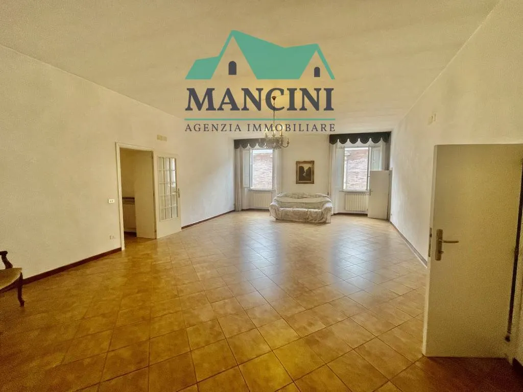 Appartamento in vendita a Jesi, centro zona alta - foto 1