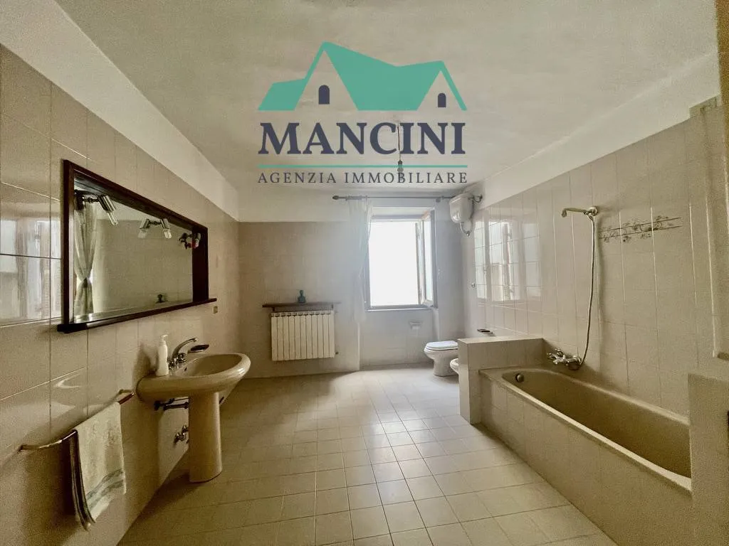 Appartamento in vendita a Jesi, centro zona alta - foto 7