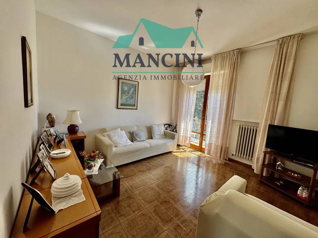 Appartamento in vendita a Jesi, Palazzetto Sport - foto 1
