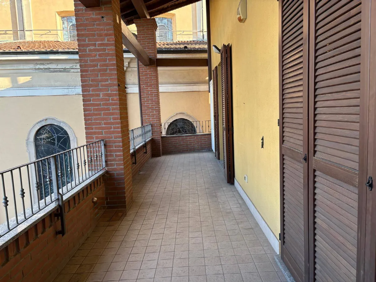 Appartamento in vendita a Cornate d'Adda, Centrale - foto 2