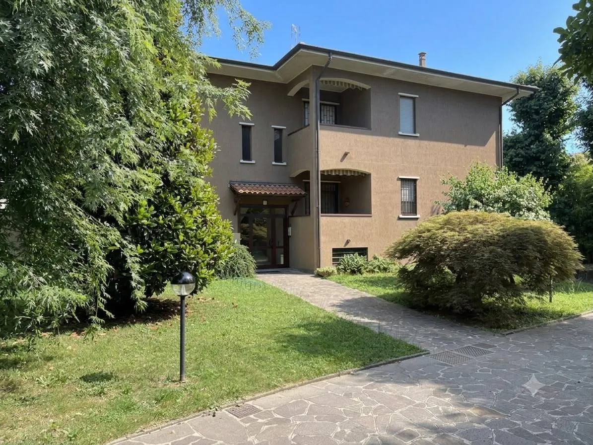 Appartamento in vendita a Cornate d'Adda, Centrale - foto 1