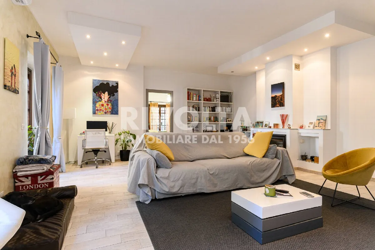 Attico e superattico in vendita a Roma, Axa - foto 1