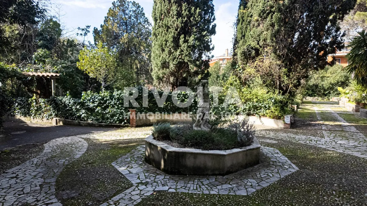 Attico e superattico in vendita a Roma, Axa - foto 2