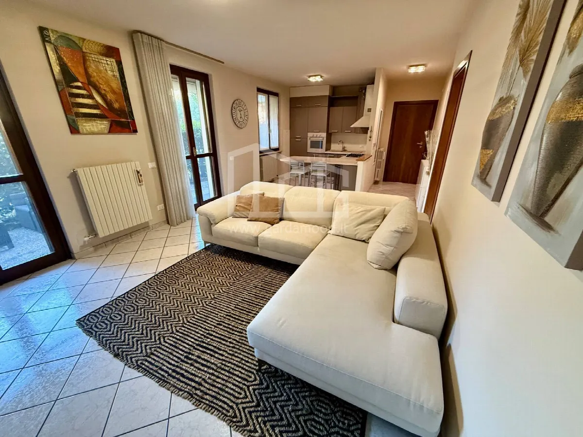 Appartamento in vendita a Desenzano del Garda, San Martino della Battaglia - foto 1