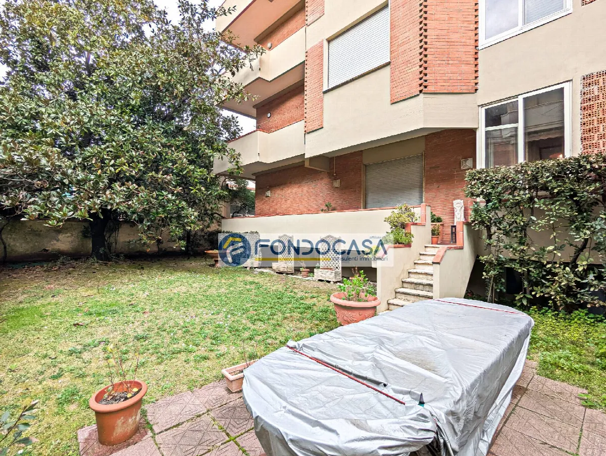 Appartamento in vendita a Massa, Marina di Massa - foto 1