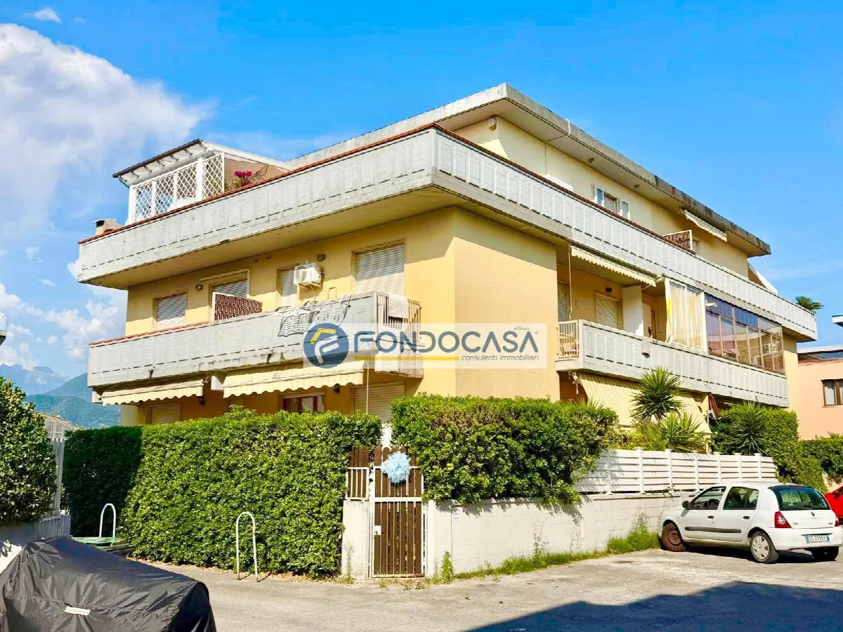 Appartamento in vendita a Carrara, Marina di Carrara - foto 1