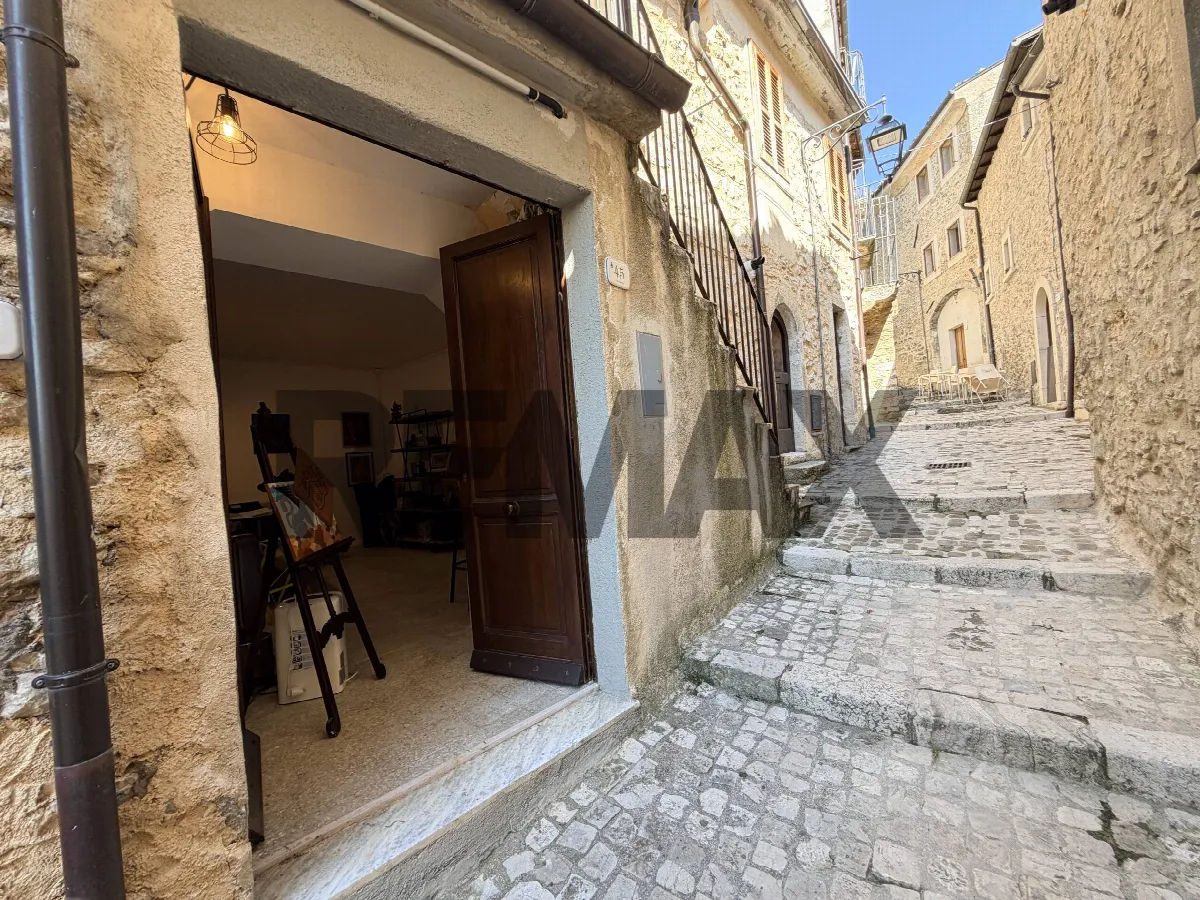 Appartamento in vendita a Barrea - foto 1