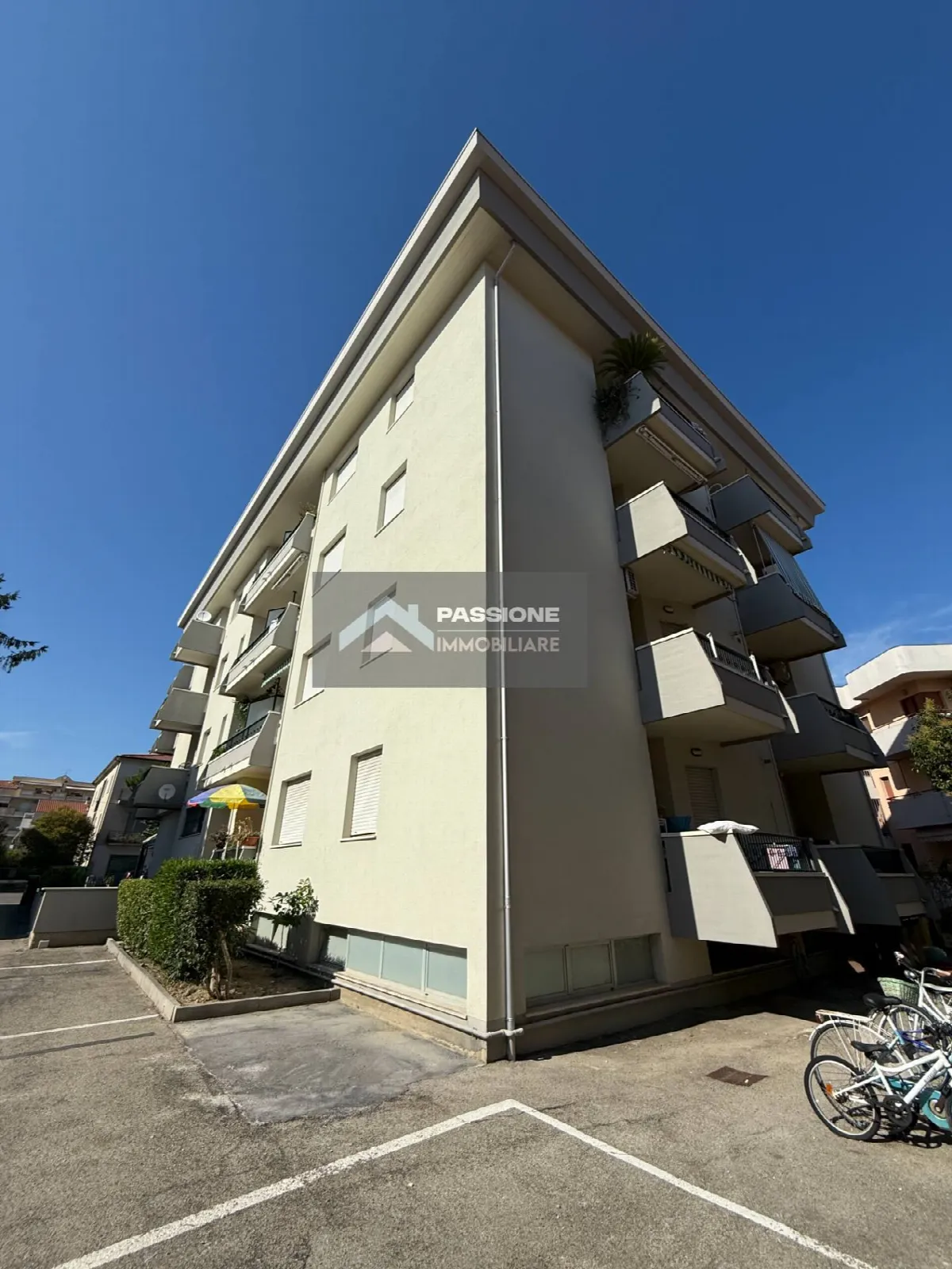 Appartamento in vendita a Alba Adriatica, Zona Mare - foto 1